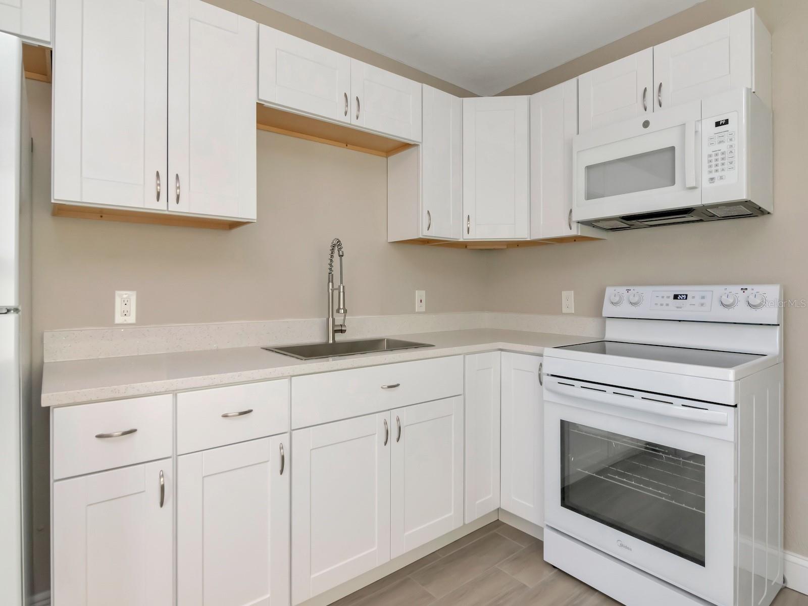 1211 62ND AVE E, BRADENTON, FL, 34203