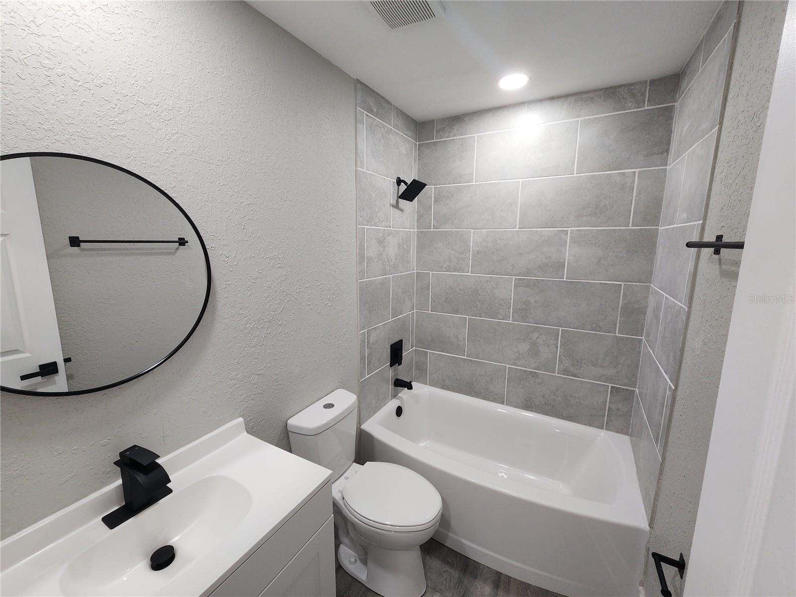 1211 62ND AVE E, BRADENTON, FL, 34203