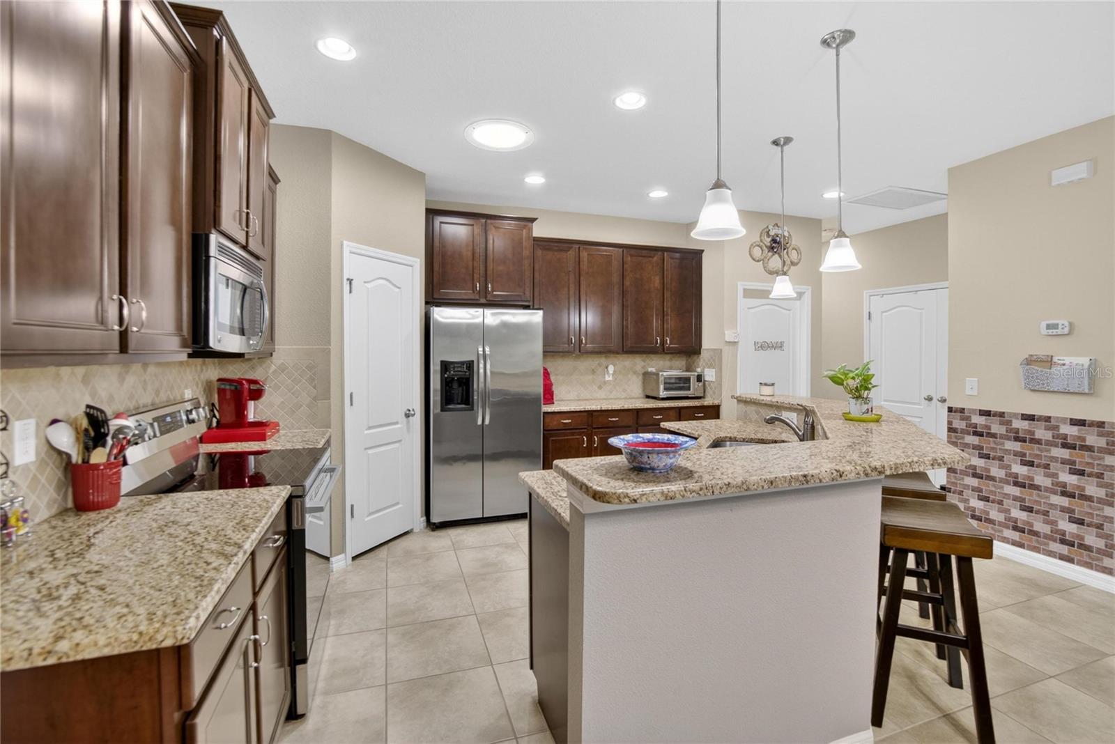 7418 SURREY PINES DR, APOLLO BEACH, FL, 33572