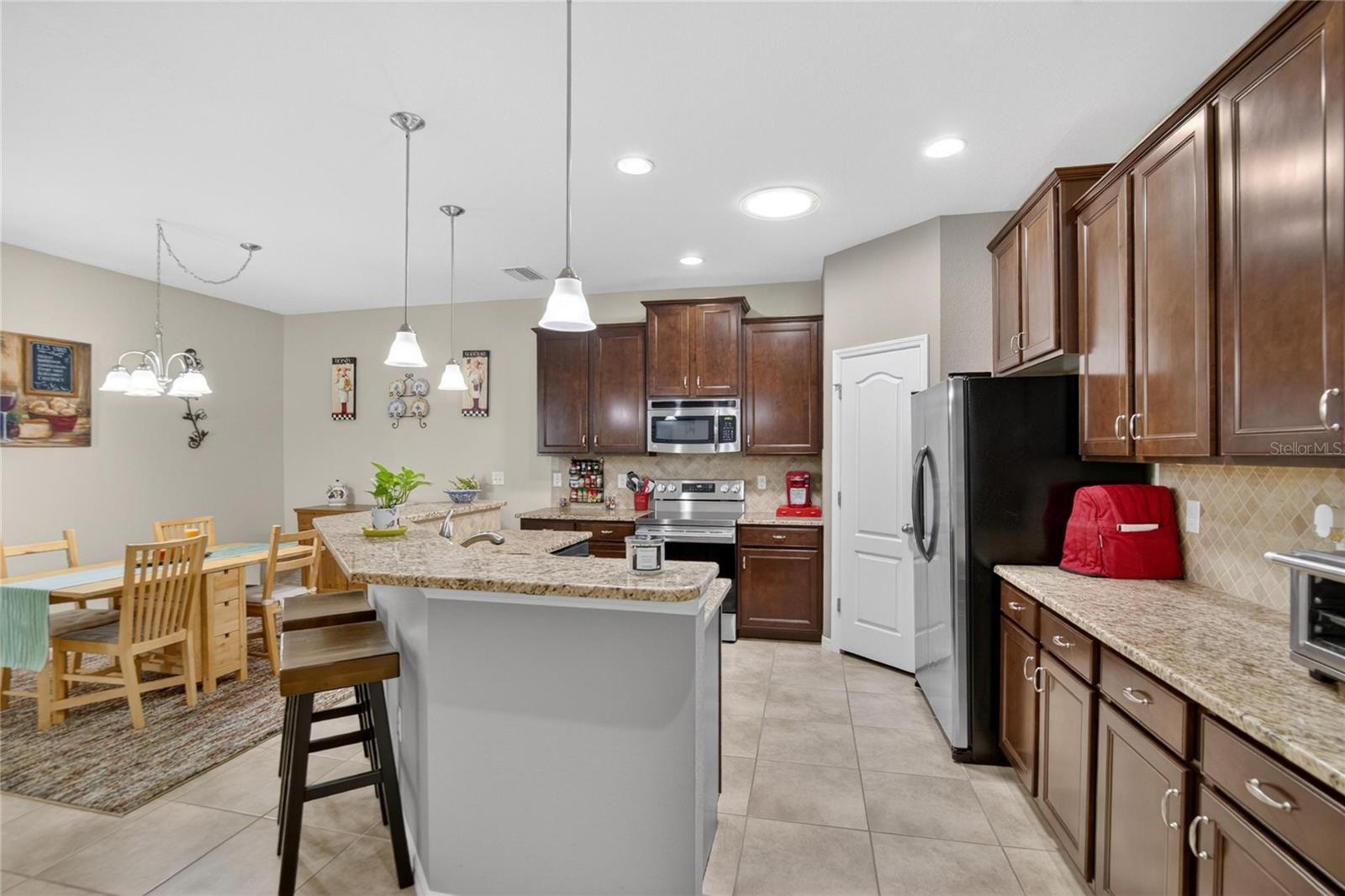 7418 SURREY PINES DR, APOLLO BEACH, FL, 33572