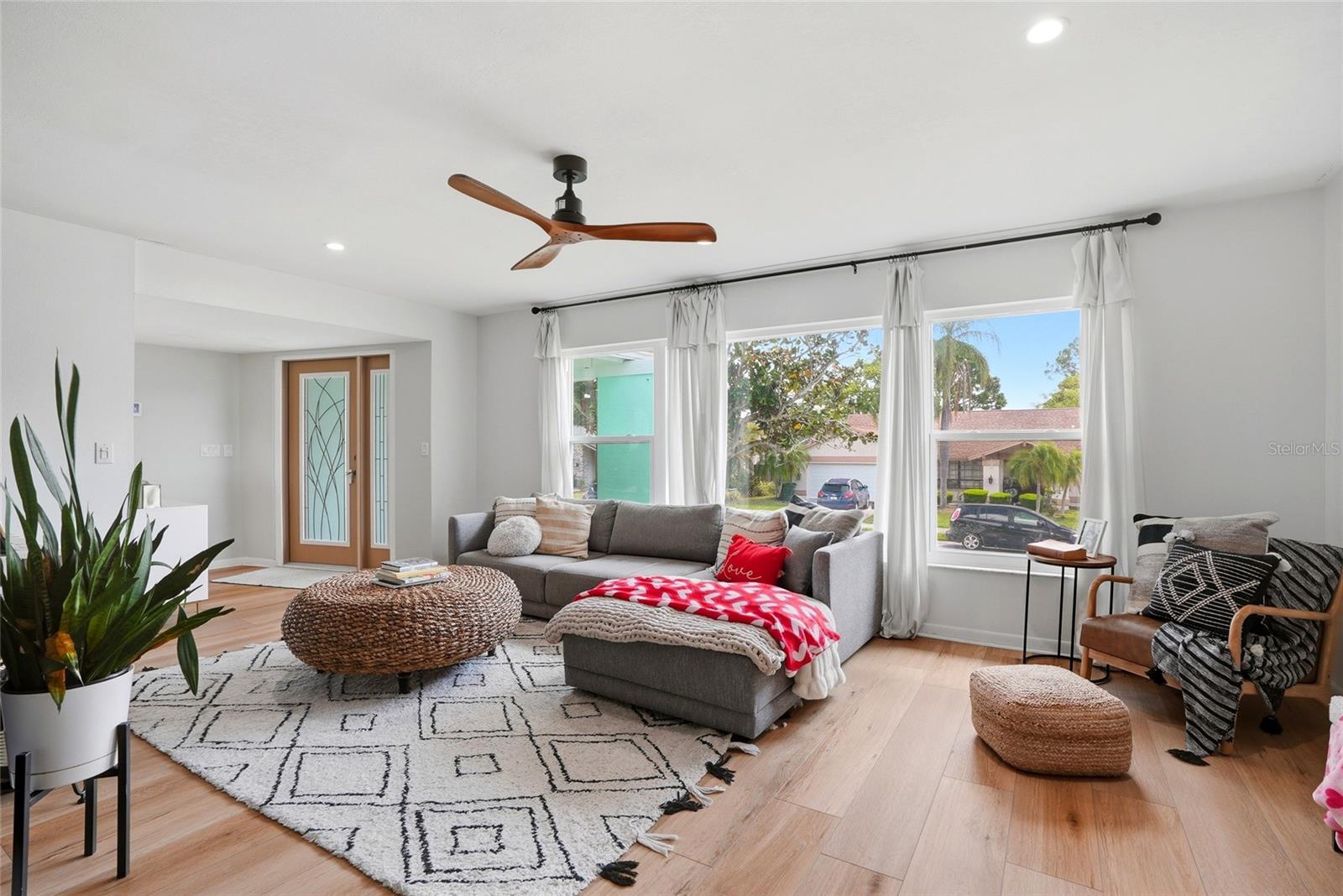 2089 SWAN LN, SAFETY HARBOR, FL, 34695