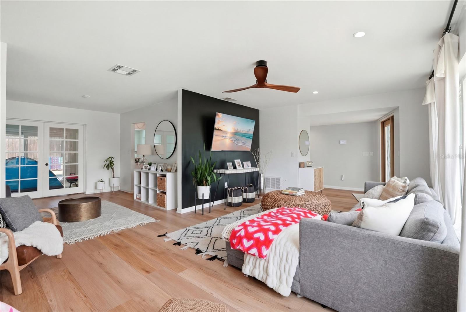 2089 SWAN LN, SAFETY HARBOR, FL, 34695