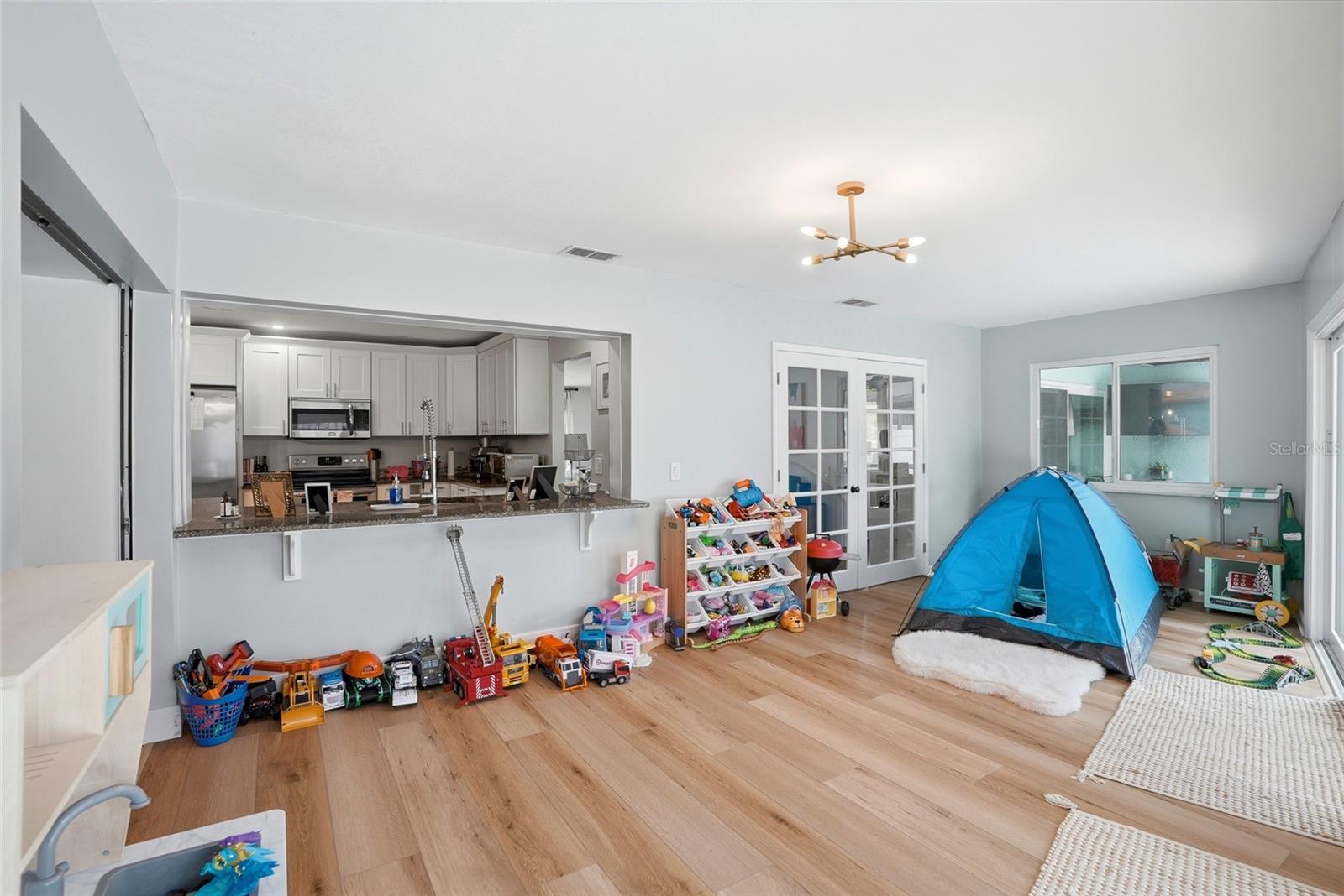 2089 SWAN LN, SAFETY HARBOR, FL, 34695