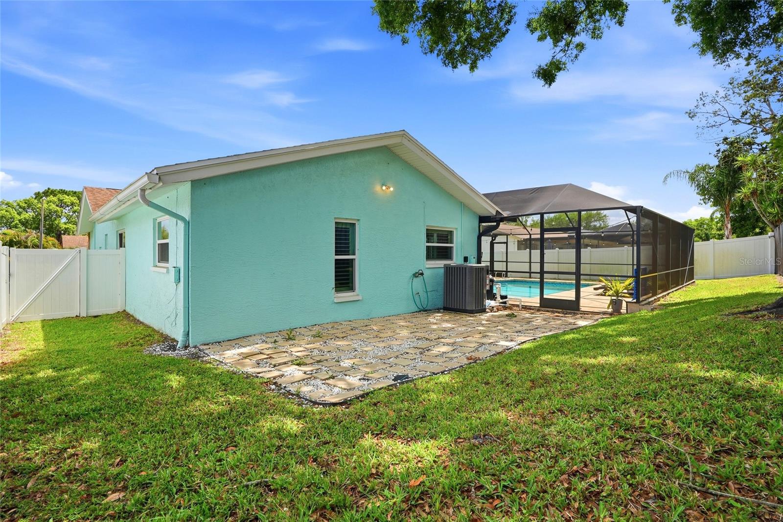 2089 SWAN LN, SAFETY HARBOR, FL, 34695