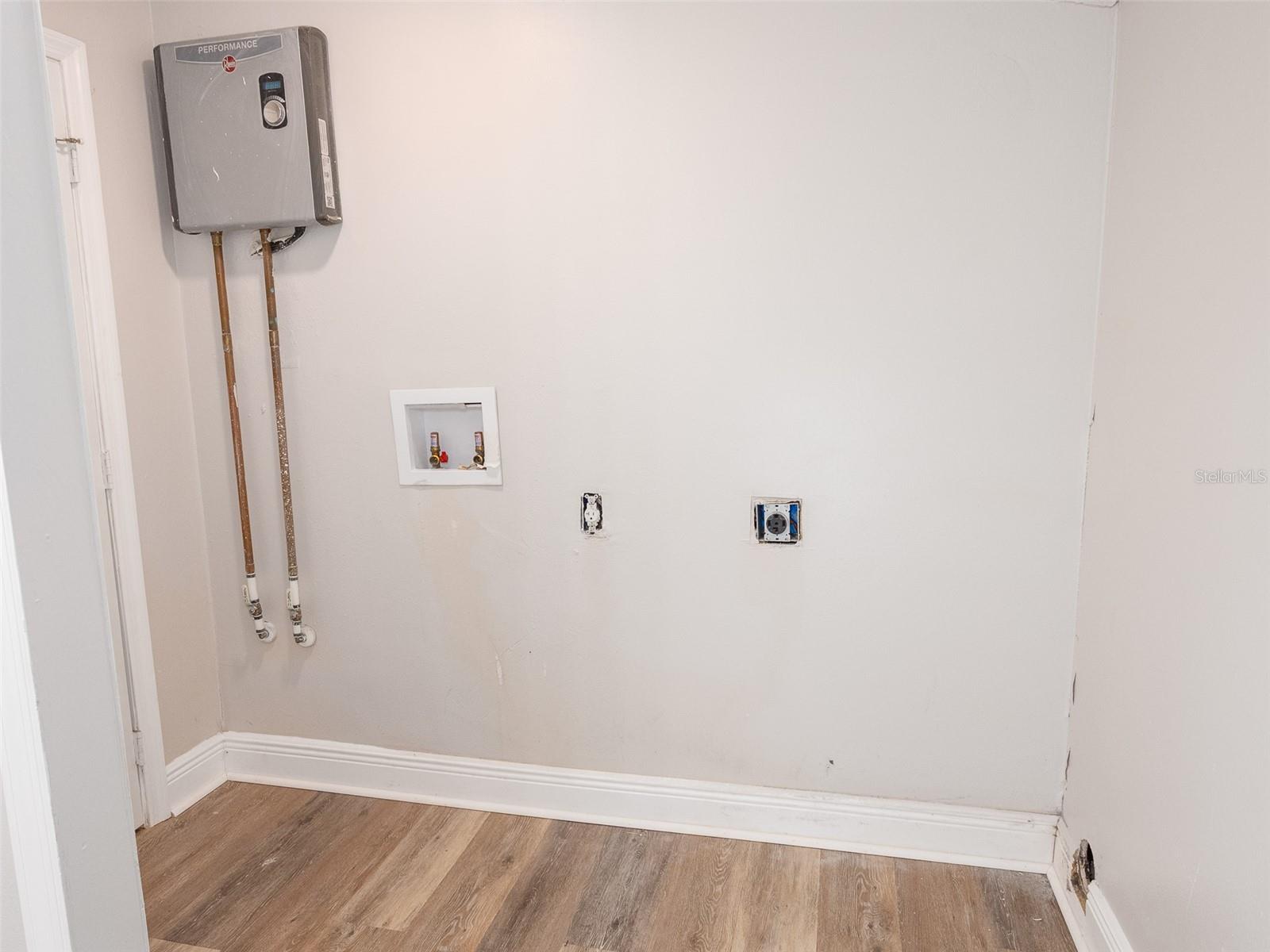 1105 WILLOW AVE, SANFORD, FL, 32771