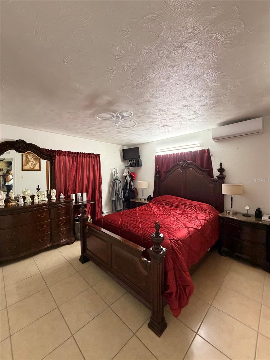 1508 W KNOLLWOOD ST, TAMPA, FL, 33604