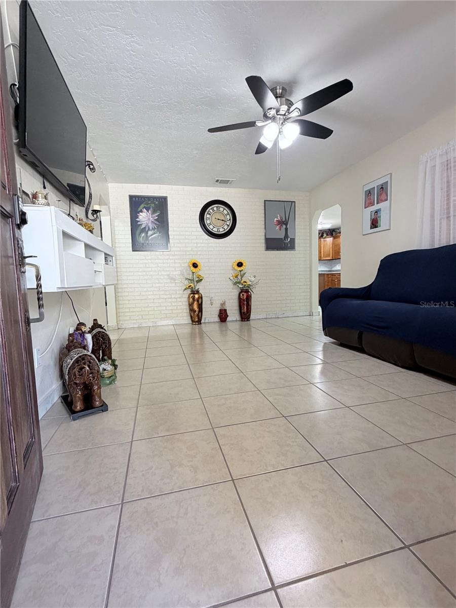 1508 W KNOLLWOOD ST, TAMPA, FL, 33604