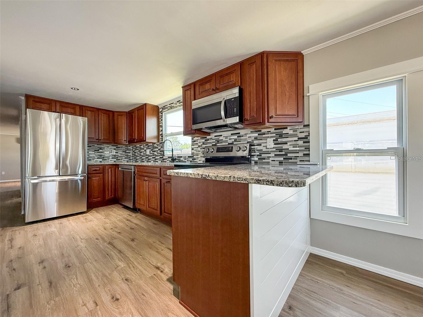 5141 OAKLAND HILLS AVE, SARASOTA, FL, 34234