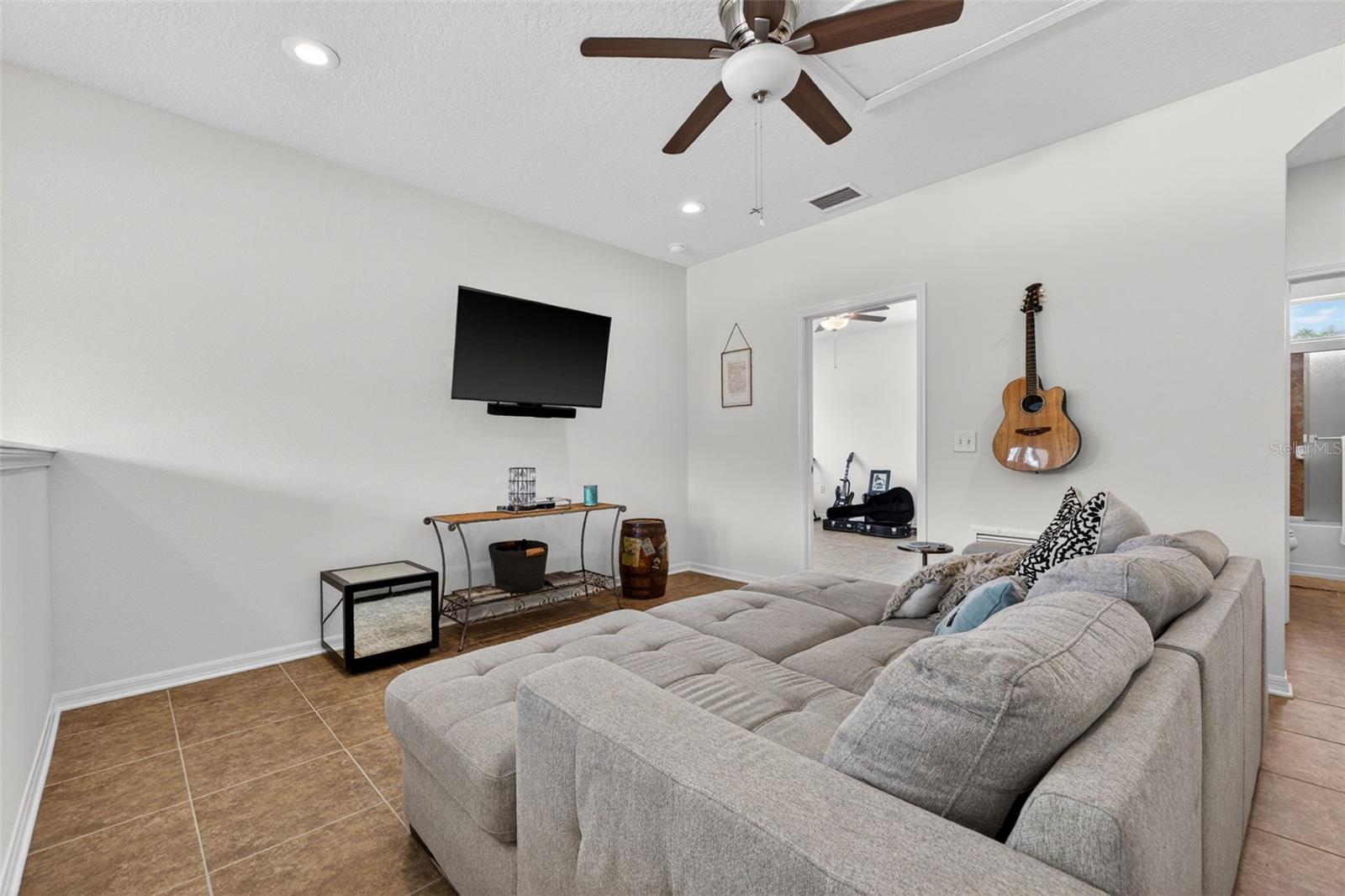 3204 W MARLIN AVE, TAMPA, FL, 33611