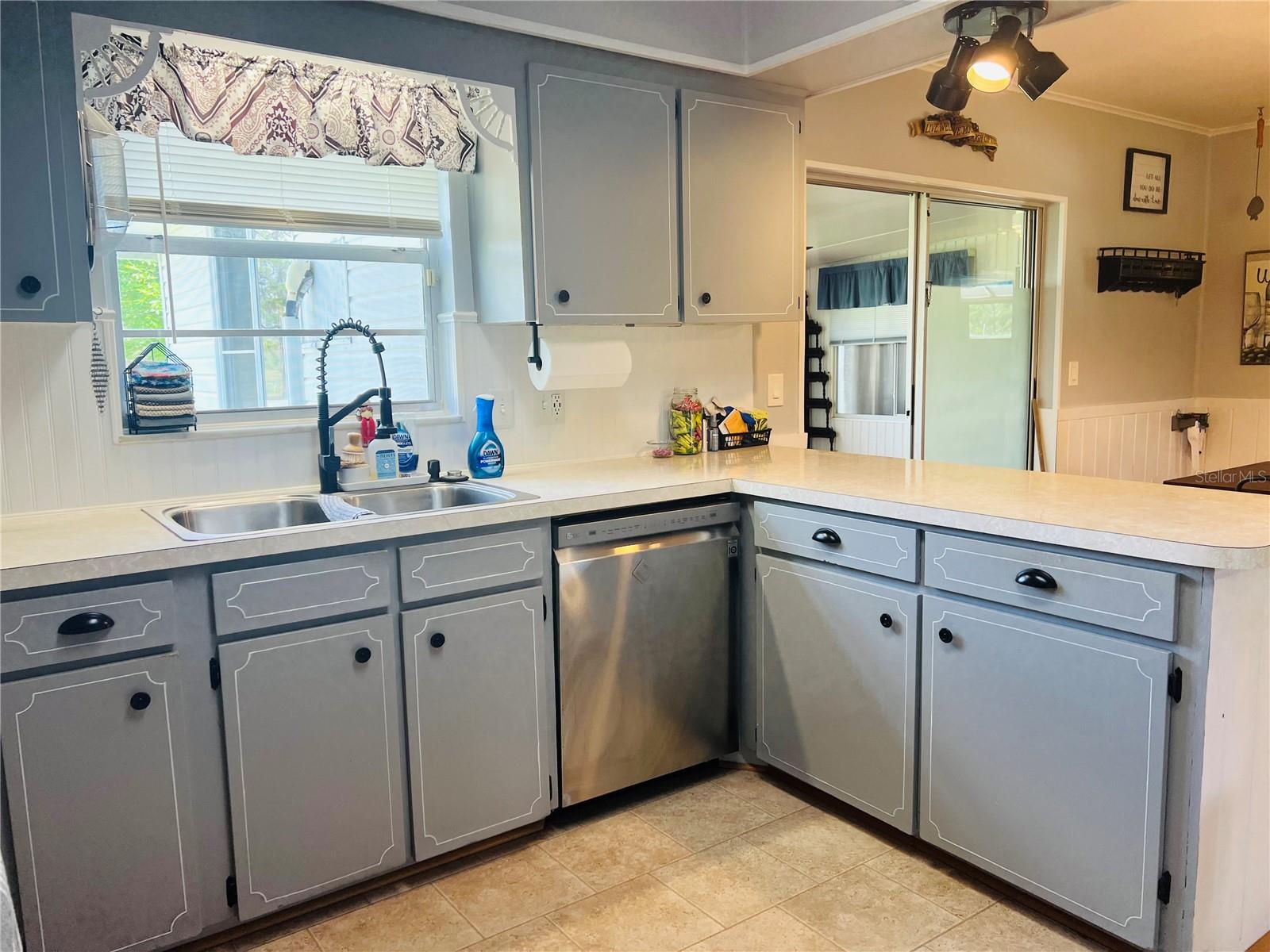 8225 WAKEFORD RD, LAKE WALES, FL, 33898