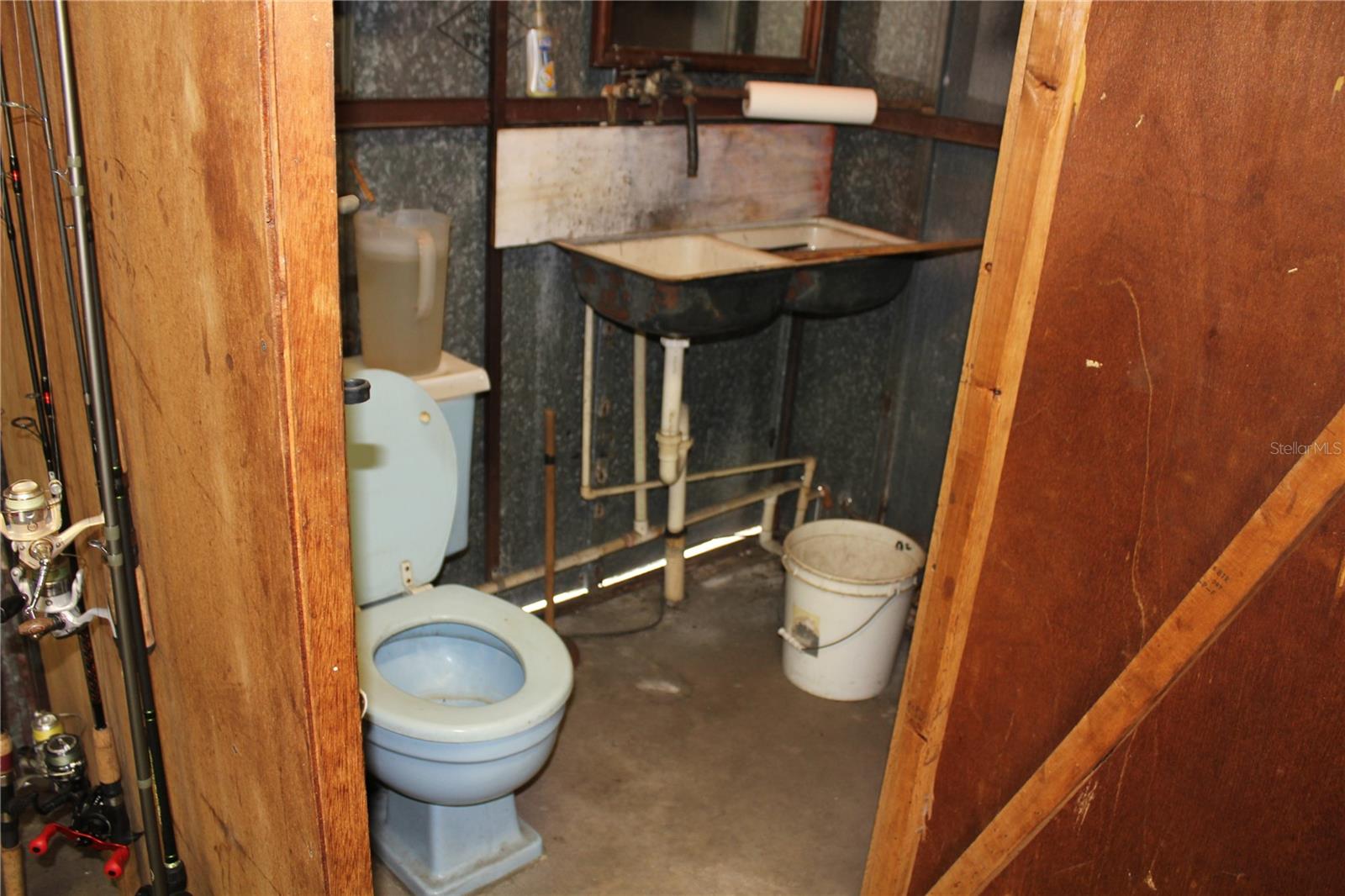 8225 WAKEFORD RD, LAKE WALES, FL, 33898