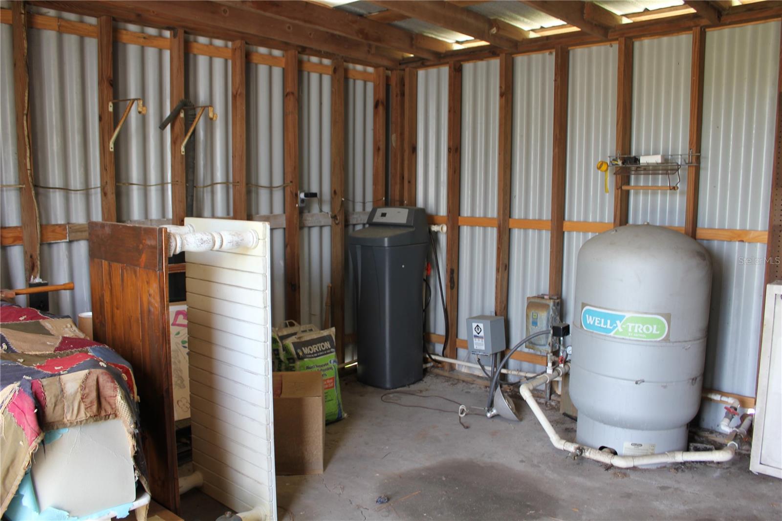 8225 WAKEFORD RD, LAKE WALES, FL, 33898