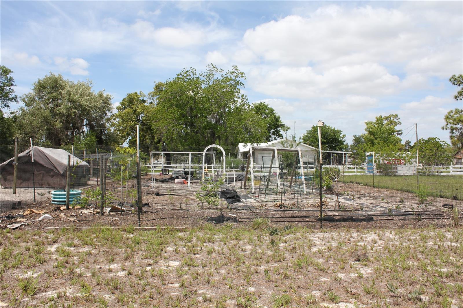 8225 WAKEFORD RD, LAKE WALES, FL, 33898