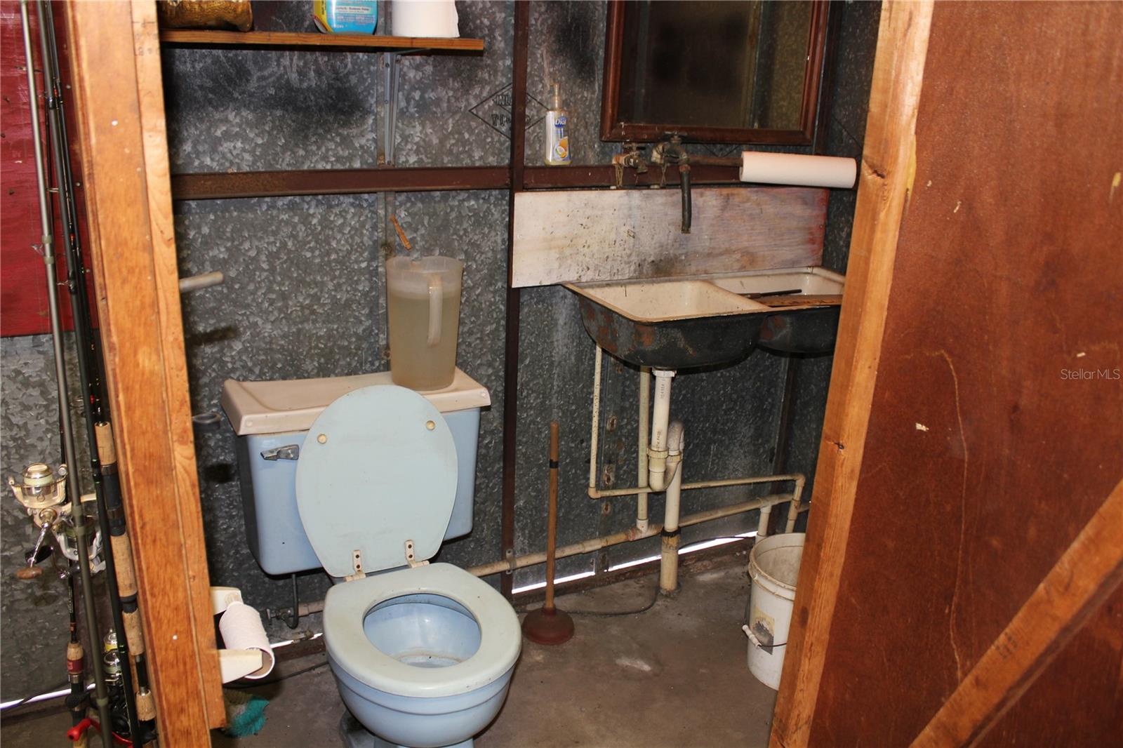 8225 WAKEFORD RD, LAKE WALES, FL, 33898