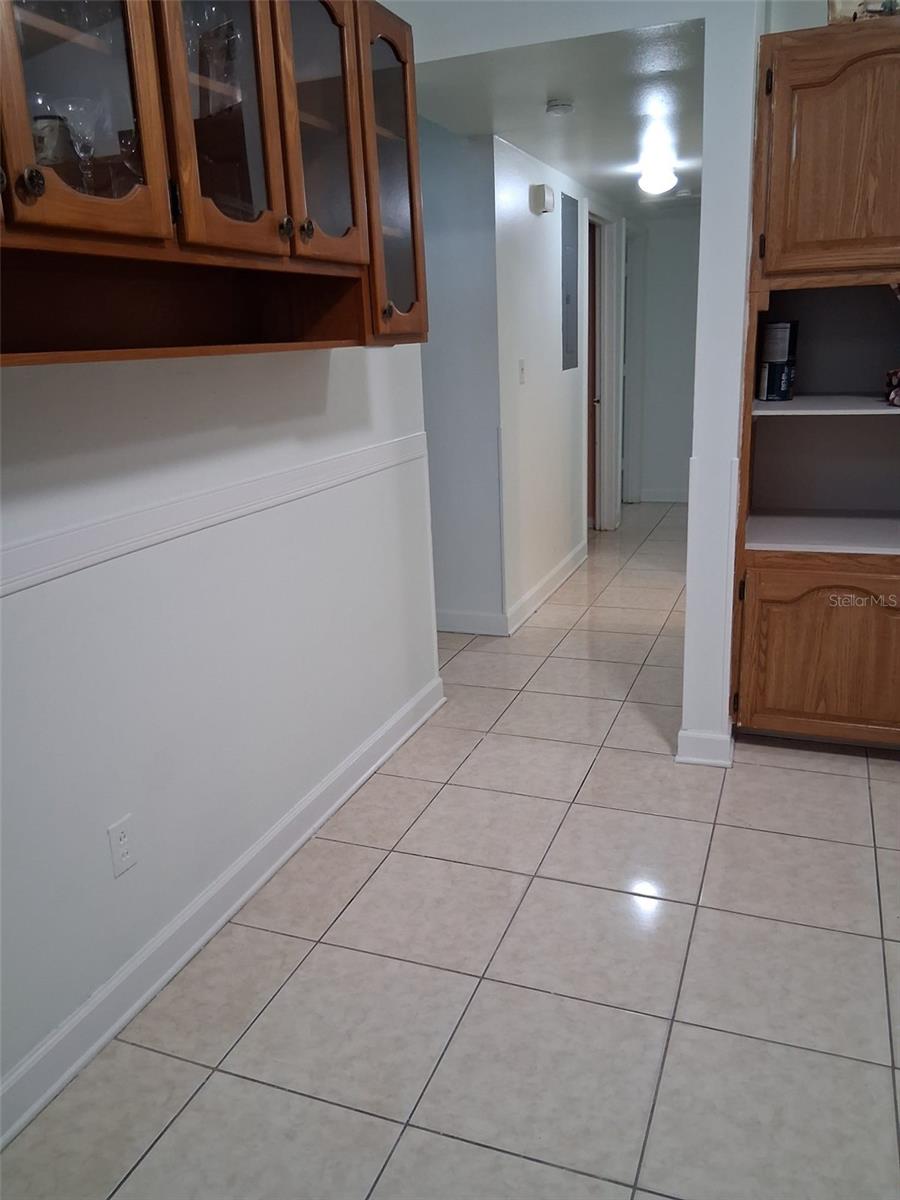 924 LAKEWOOD AVENUE, TAMPA, FL, 33613