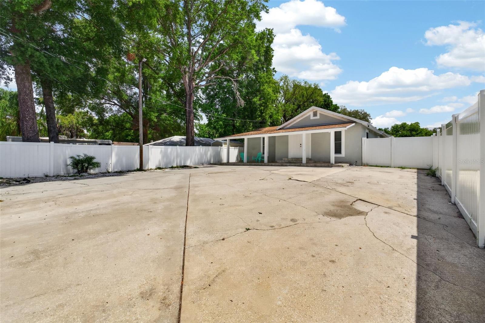 8507 N BROOKS ST, TAMPA, FL, 33604