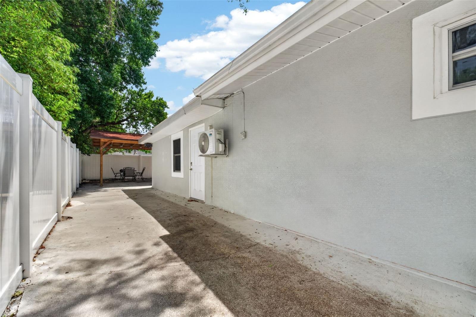 8507 N BROOKS ST, TAMPA, FL, 33604