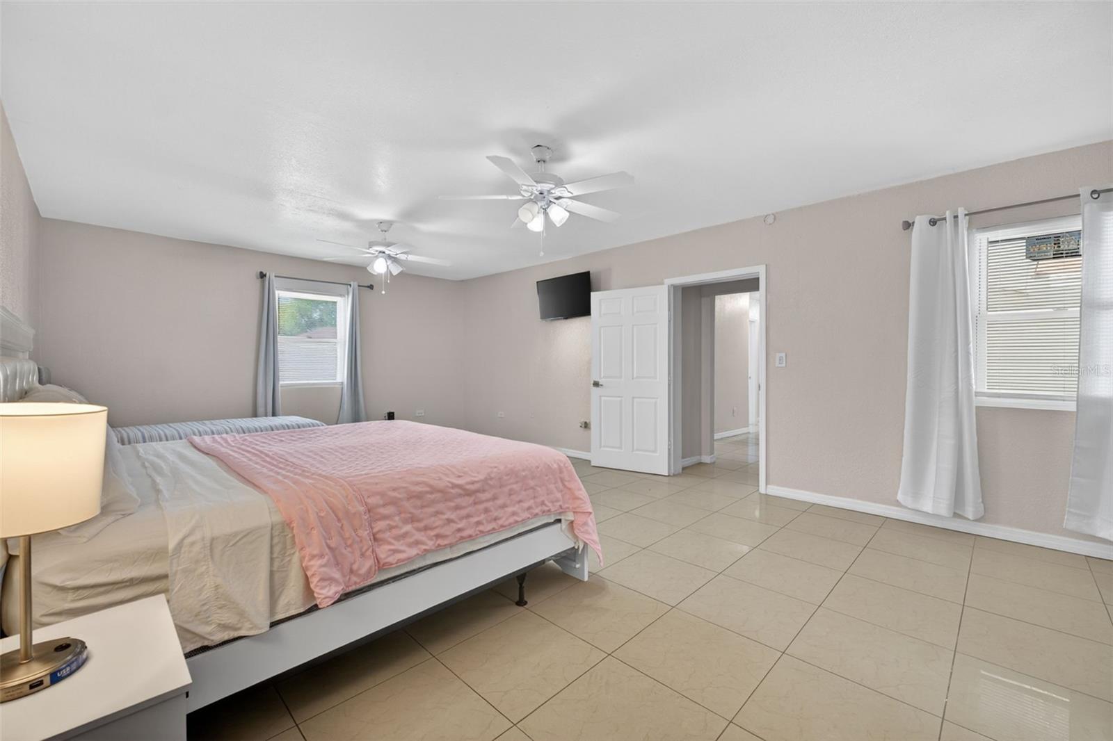 8507 N BROOKS ST, TAMPA, FL, 33604