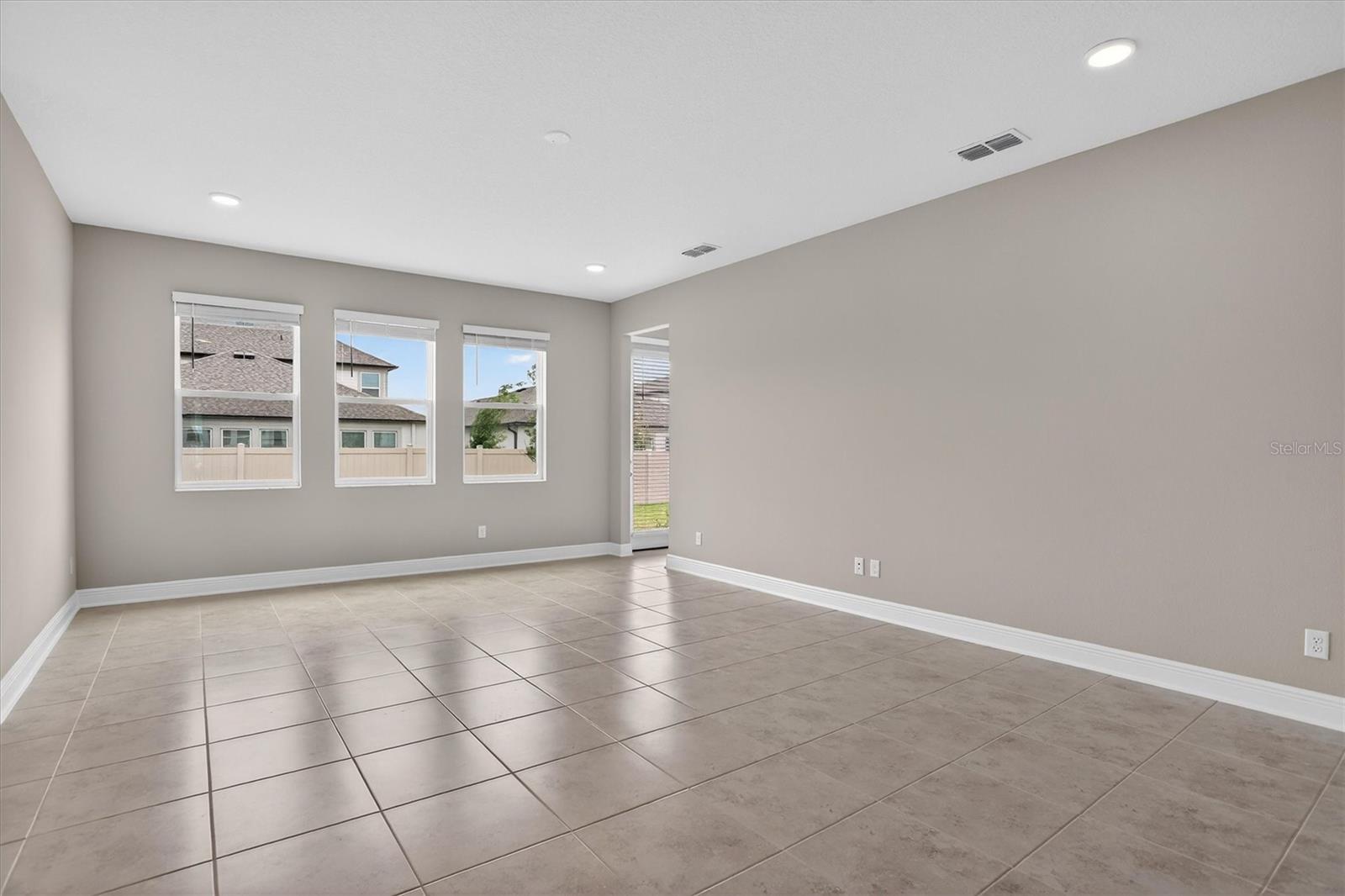 3168 FALL HARVEST DR, ZEPHYRHILLS, FL, 33540