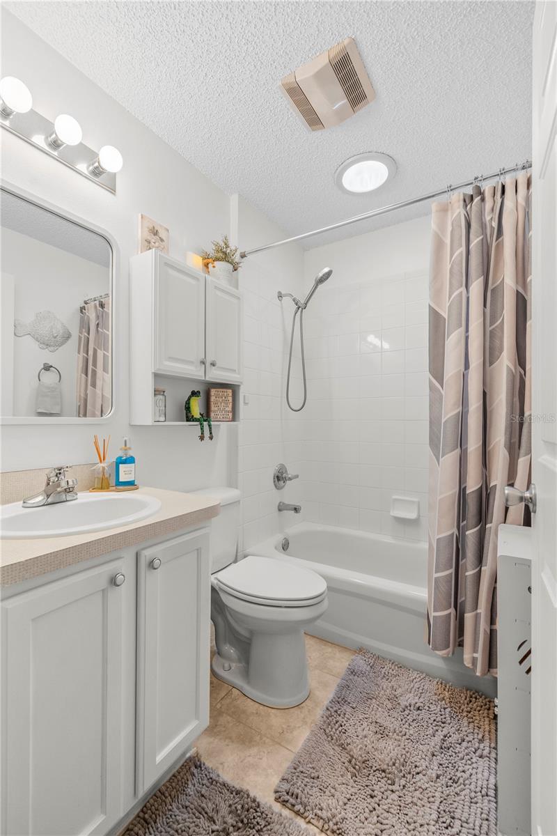 121 COSTA MESA DR, LADY LAKE, FL, 32159