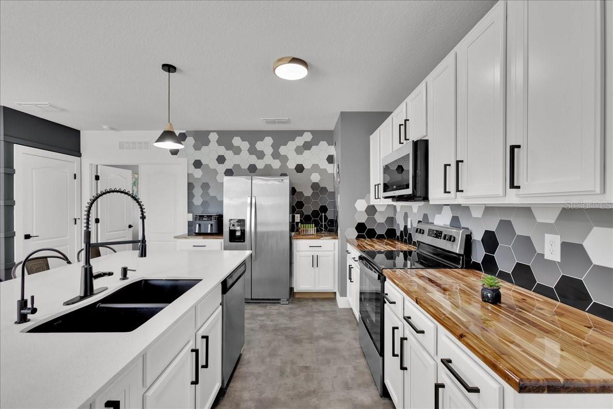 6763 GRACE HAMMOCK RD, HARMONY, FL, 34773