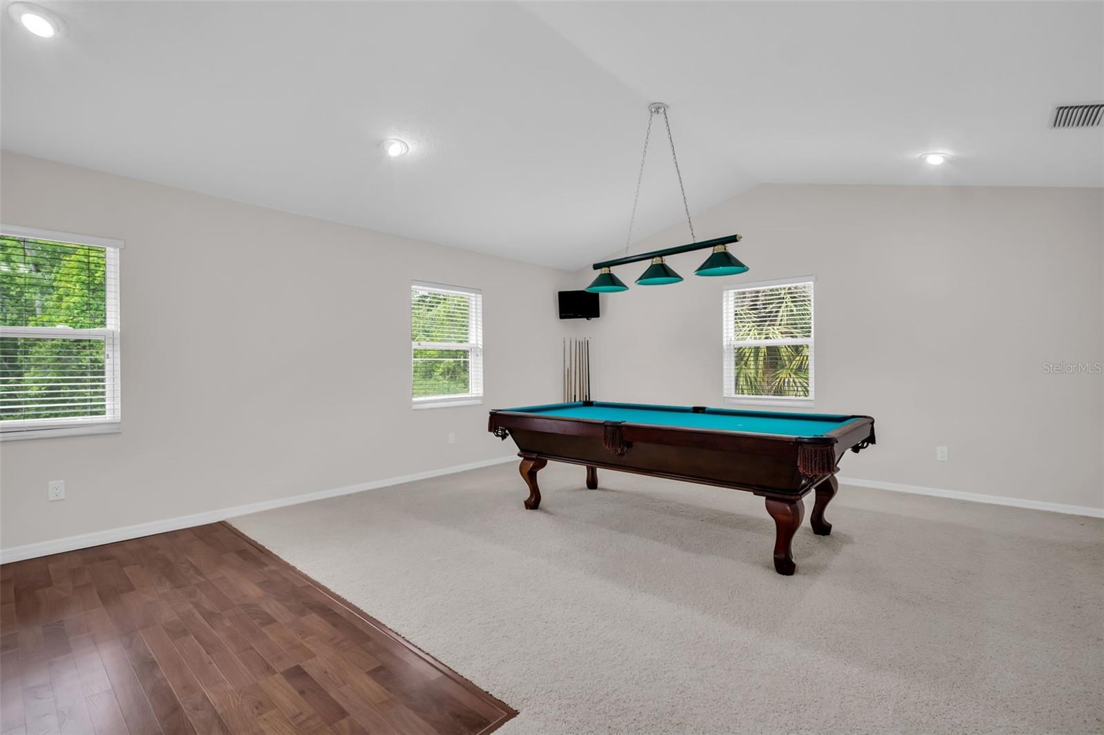 1404 EAST LAKE WOODLANDS PKWY, OLDSMAR, FL, 34677