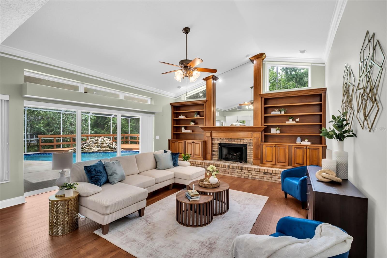 1404 EAST LAKE WOODLANDS PKWY, OLDSMAR, FL, 34677