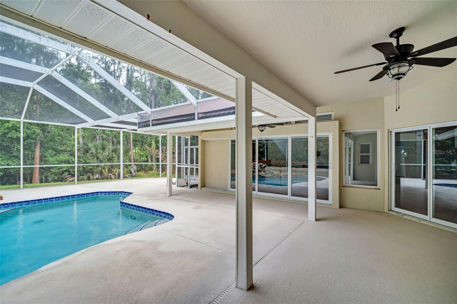 1404 EAST LAKE WOODLANDS PKWY, OLDSMAR, FL, 34677