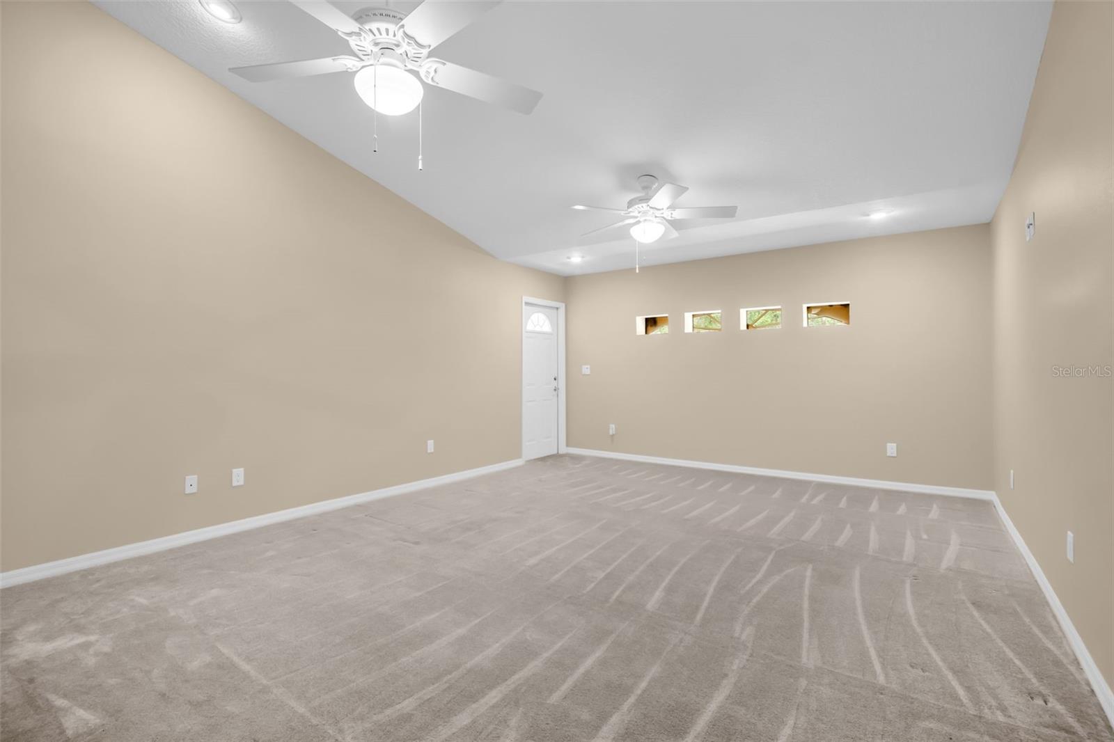 1404 EAST LAKE WOODLANDS PKWY, OLDSMAR, FL, 34677