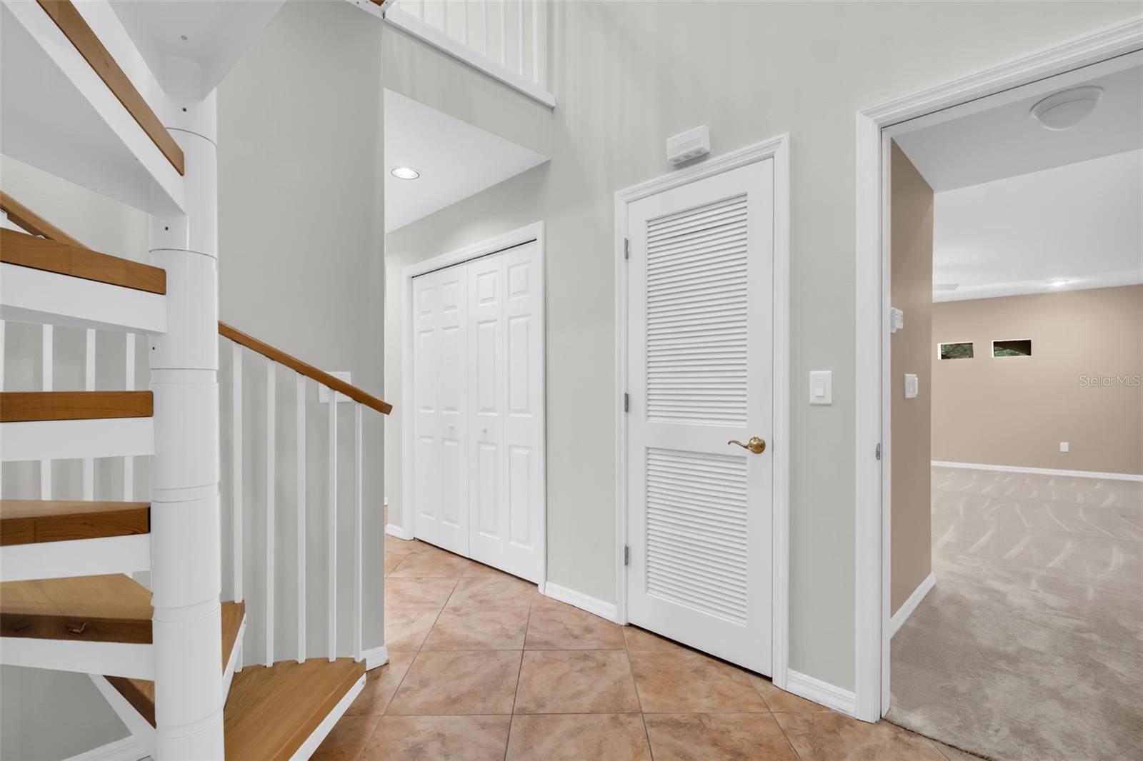 1404 EAST LAKE WOODLANDS PKWY, OLDSMAR, FL, 34677