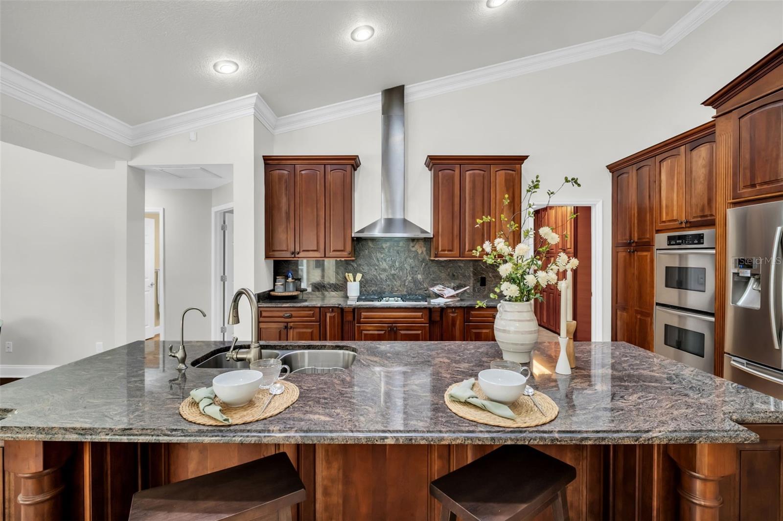 1404 EAST LAKE WOODLANDS PKWY, OLDSMAR, FL, 34677