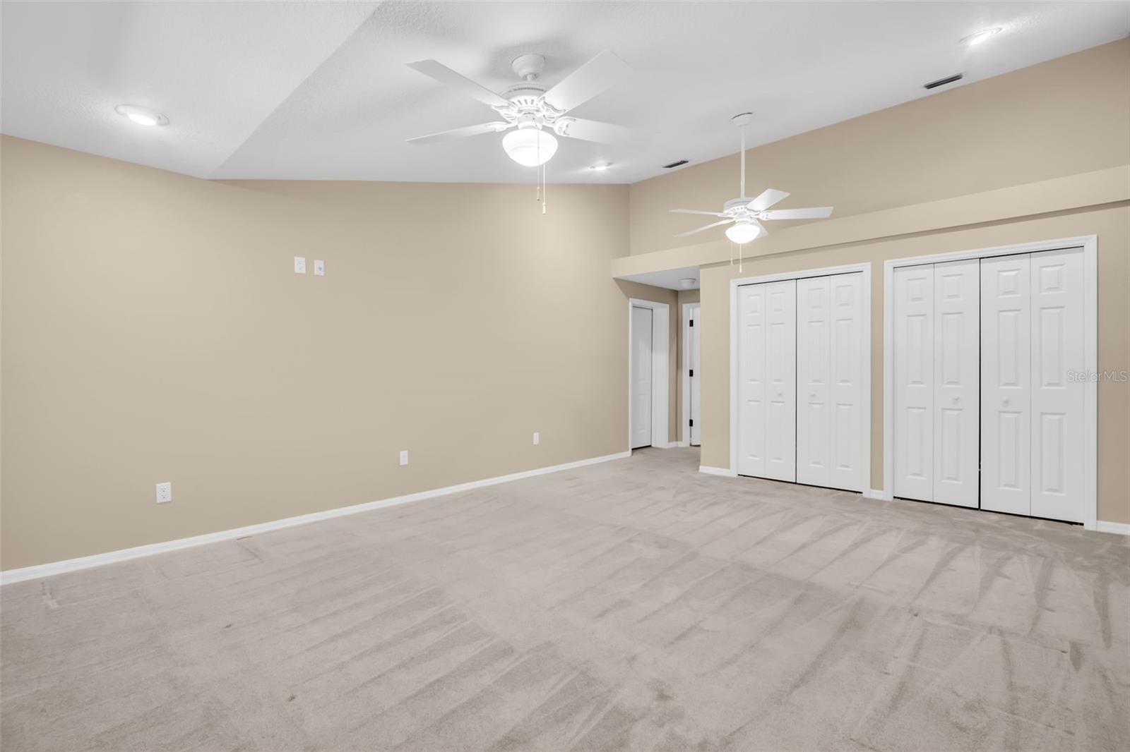 1404 EAST LAKE WOODLANDS PKWY, OLDSMAR, FL, 34677