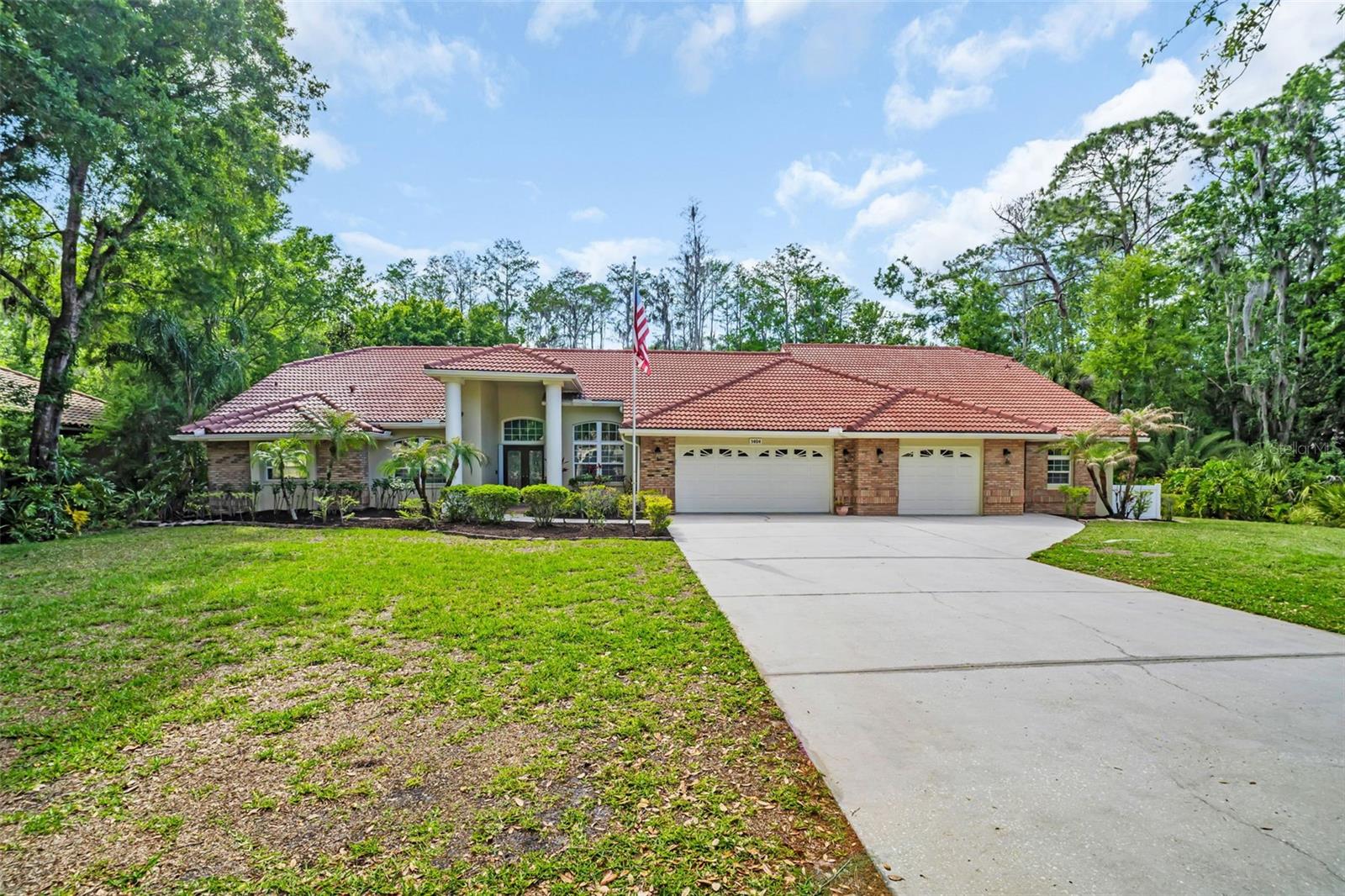 1404 EAST LAKE WOODLANDS PKWY, OLDSMAR, FL, 34677