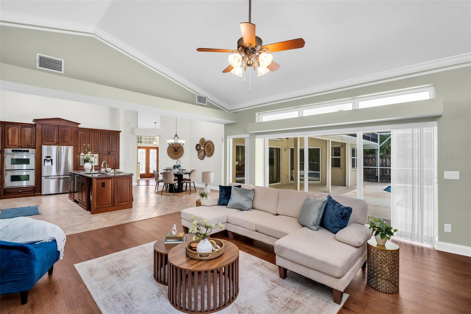 1404 EAST LAKE WOODLANDS PKWY, OLDSMAR, FL, 34677