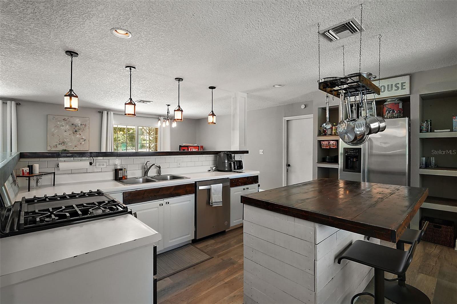 705 SUMMIT CT, MOUNT DORA, FL, 32757