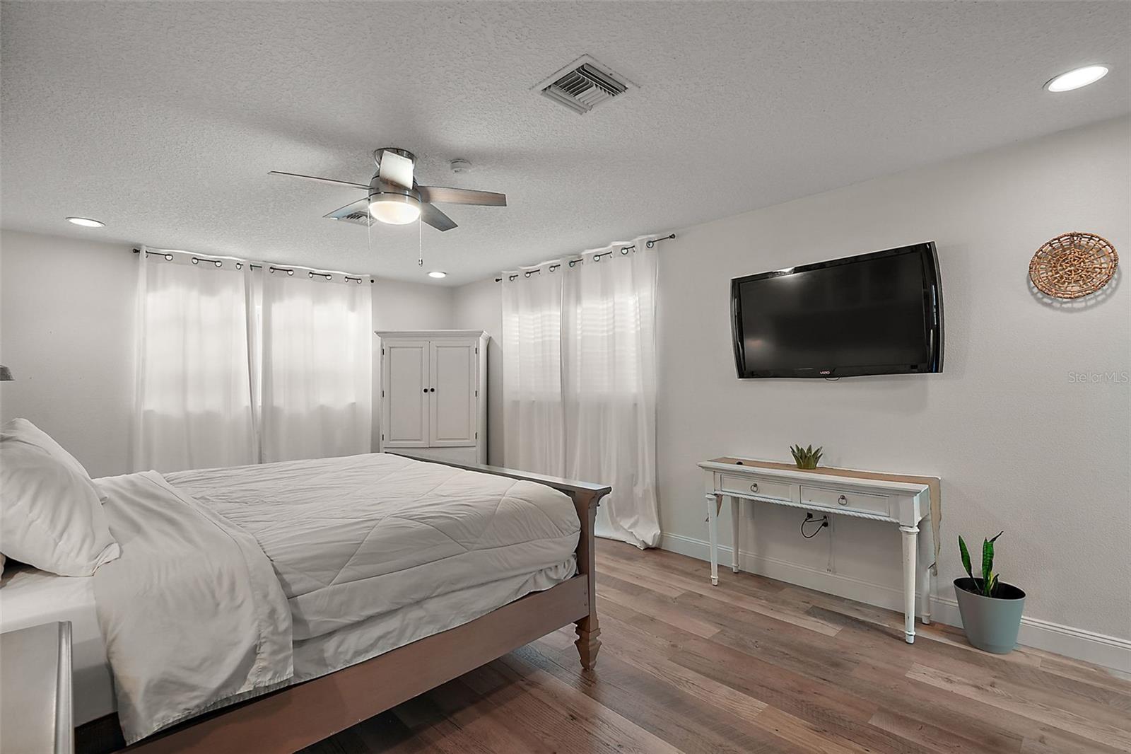 705 SUMMIT CT, MOUNT DORA, FL, 32757