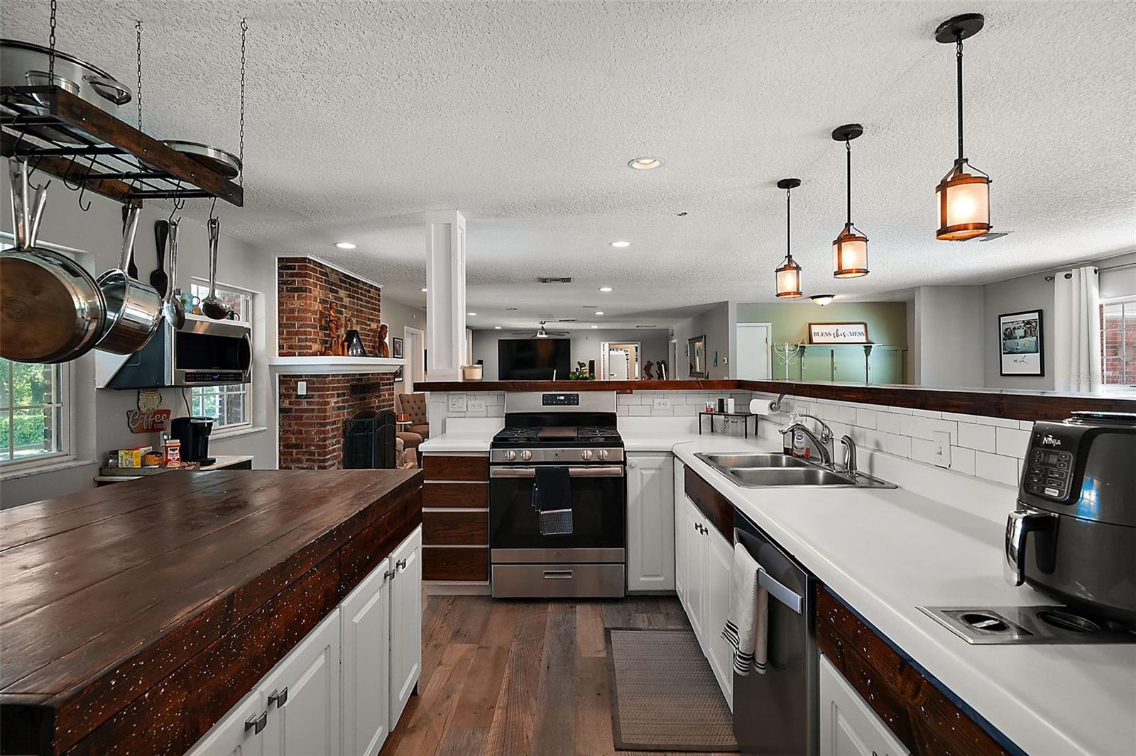 705 SUMMIT CT, MOUNT DORA, FL, 32757