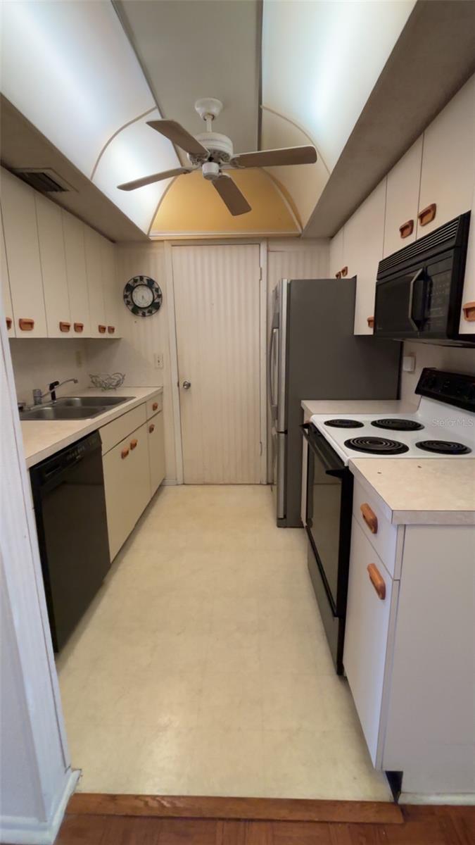 4119 61ST AVE TER W #107, BRADENTON, FL, 34210