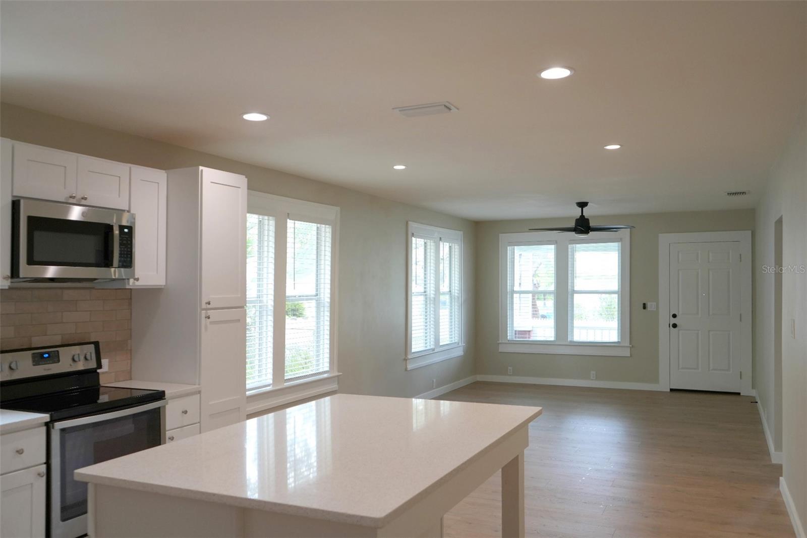 1221 E OSBORNE AVE, TAMPA, FL, 33603