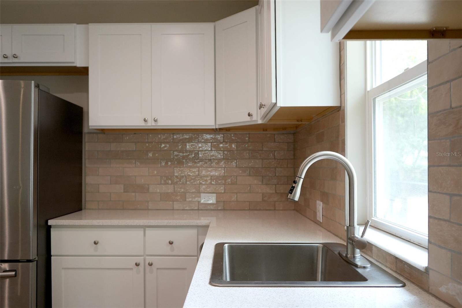 1221 E OSBORNE AVE, TAMPA, FL, 33603