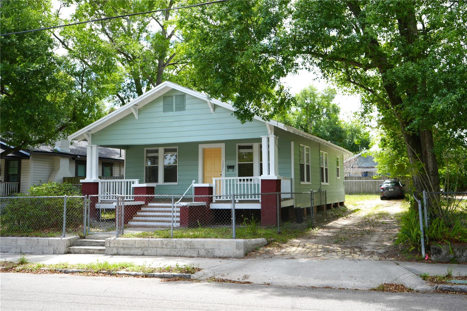 1221 E OSBORNE AVE, TAMPA, FL, 33603