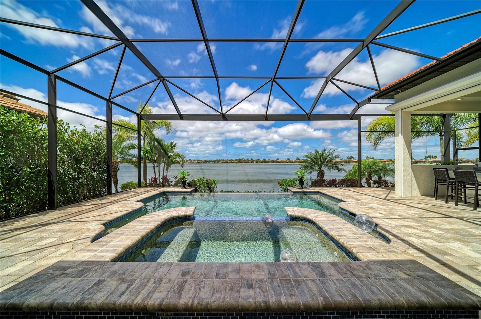 296 MARAVIYA BLVD, NOKOMIS, FL, 34275