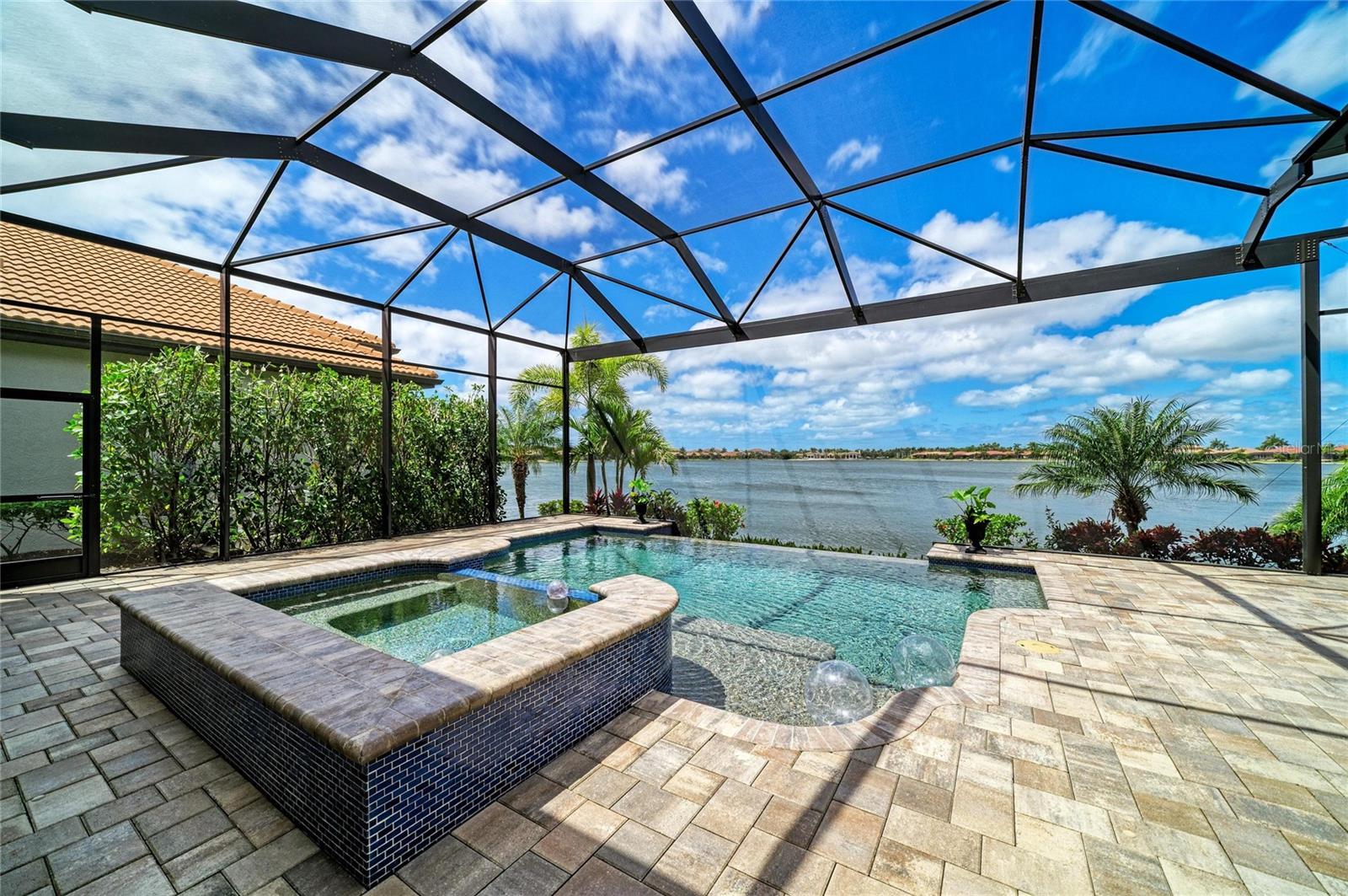 296 MARAVIYA BLVD, NOKOMIS, FL, 34275