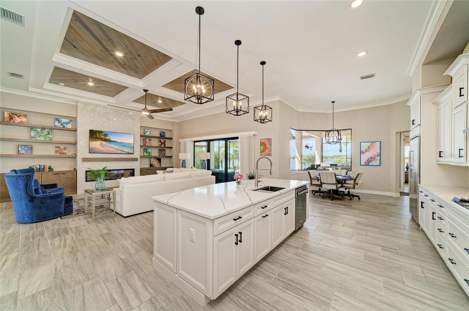 296 MARAVIYA BLVD, NOKOMIS, FL, 34275