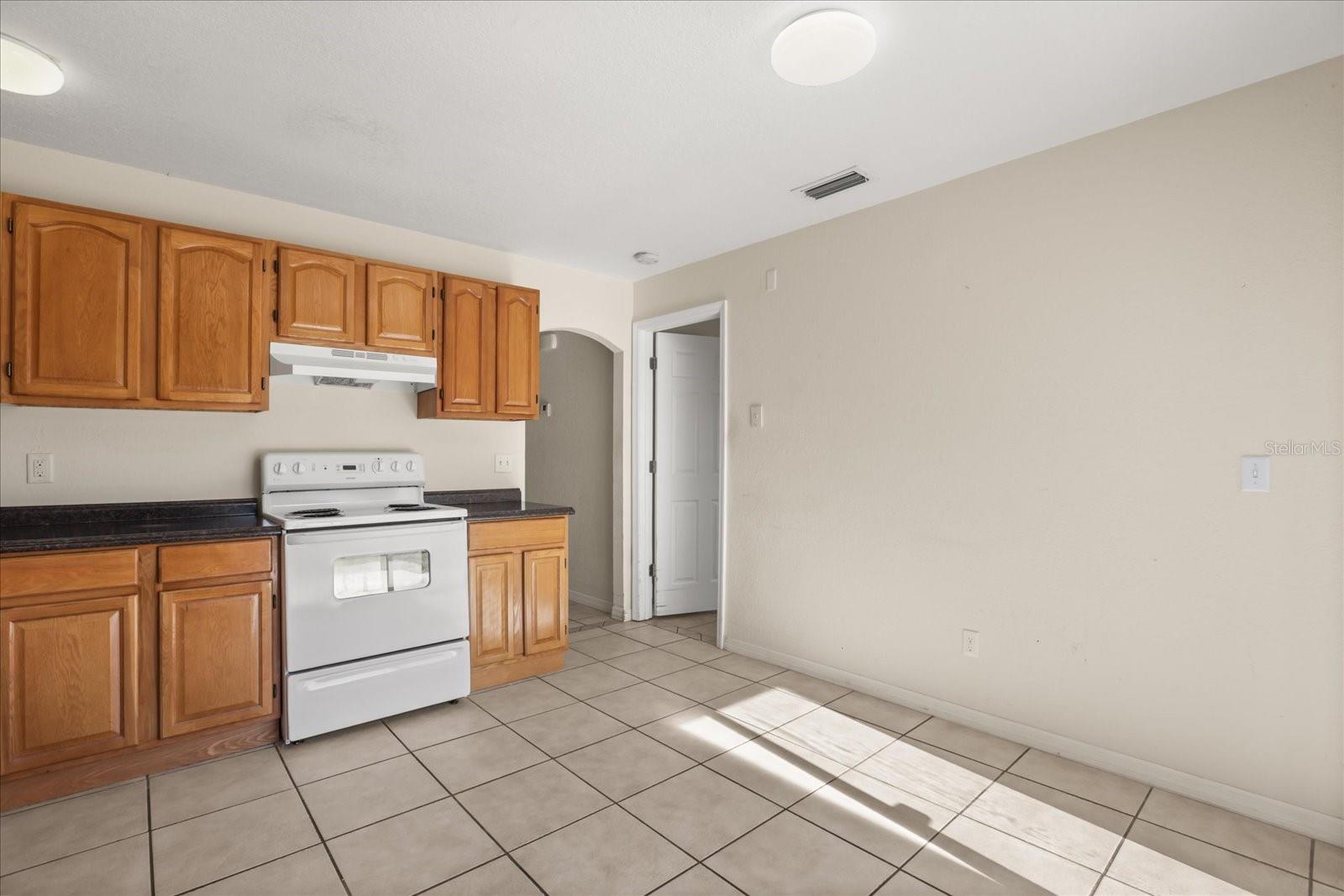 643 HUMMINGBIRD LN, ORLANDO, FL, 32825