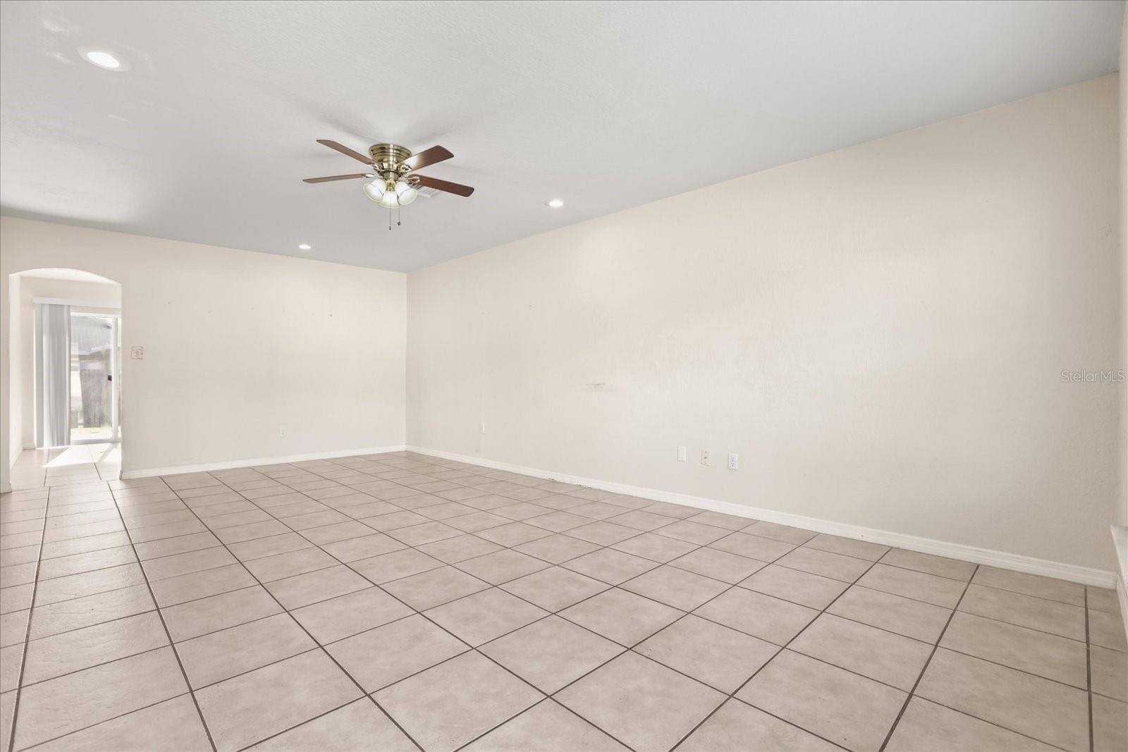 643 HUMMINGBIRD LN, ORLANDO, FL, 32825