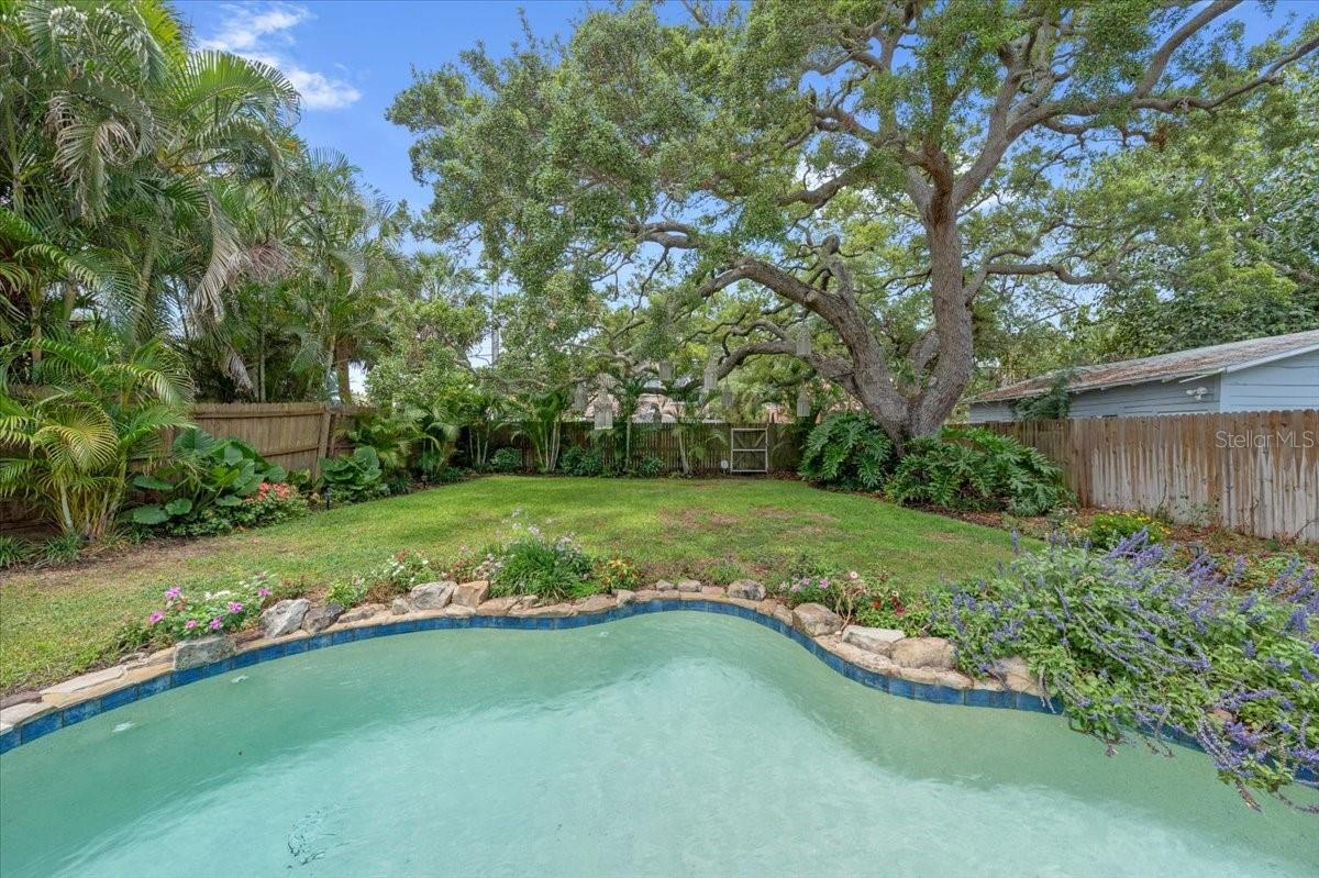 165 19TH AVE SE, ST PETERSBURG, FL, 33705
