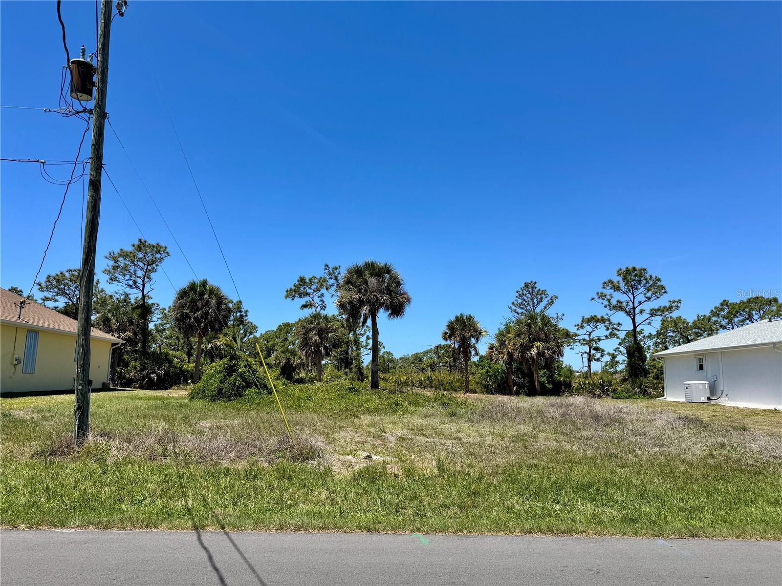 135 LONG MEADOW LN, ROTONDA WEST, FL, 33947