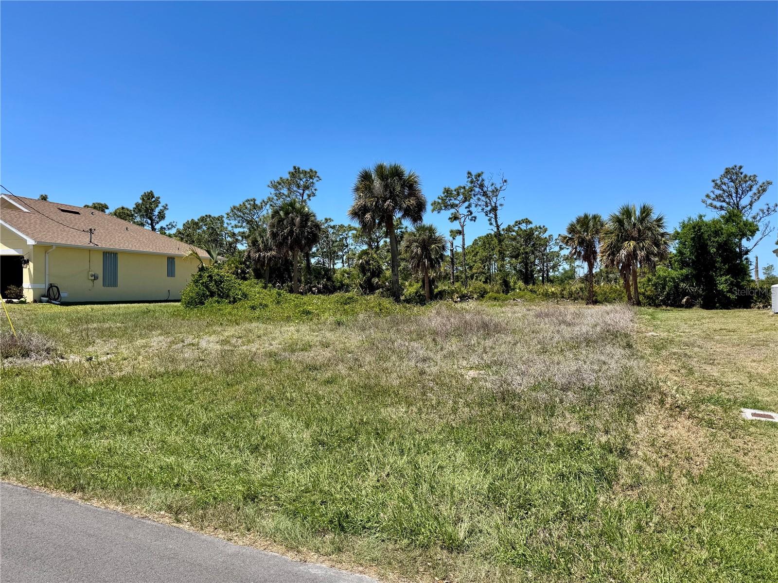 135 LONG MEADOW LN, ROTONDA WEST, FL, 33947