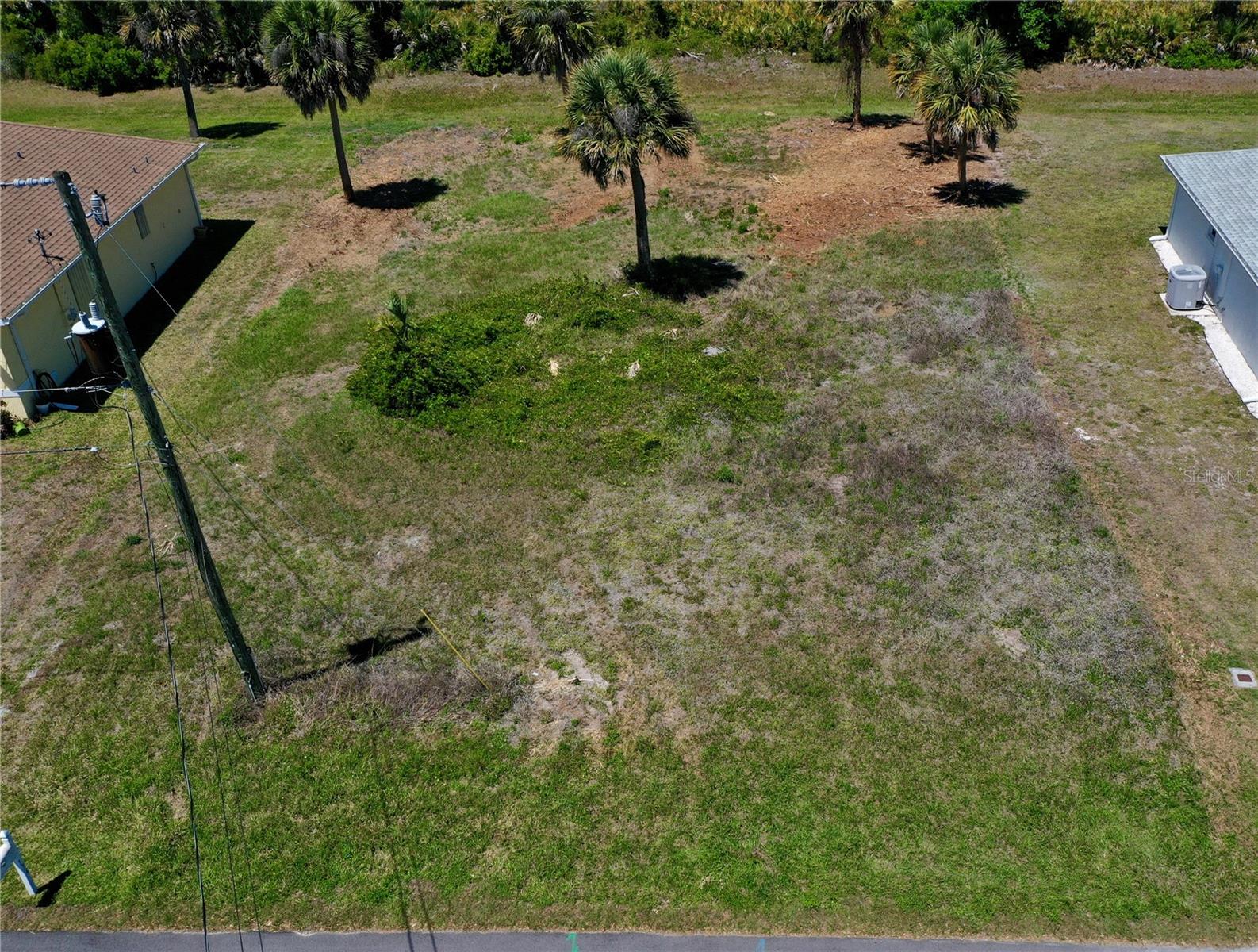 135 LONG MEADOW LN, ROTONDA WEST, FL, 33947